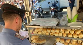 Prende il reddito di cittadinanza ma vende panini in nero vicino allo stadio: denunciato