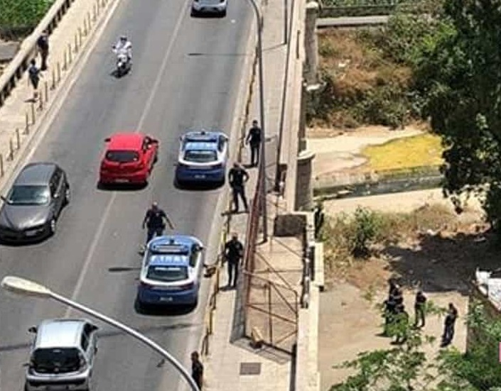 2 polizia suicidio ponte oreto 28 giugno 2020-2