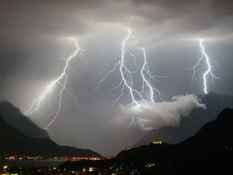 Meteo, allerta gialla in dieci regioni. Sabato e domenica pioggia anche in Sicilia