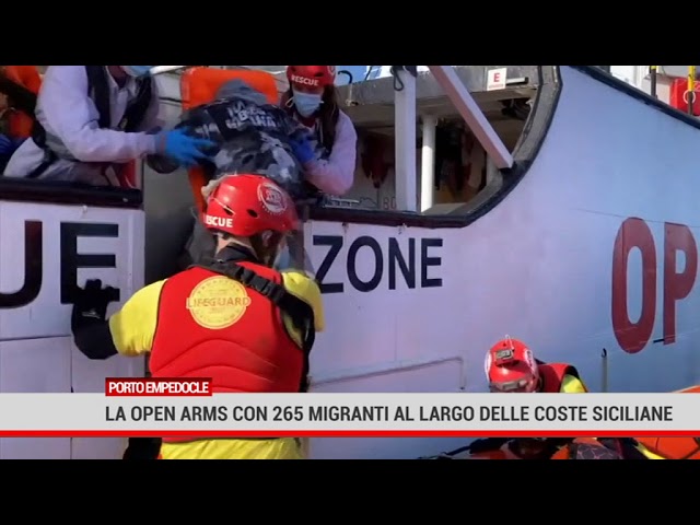 Porto empedocle. La Open Arms con 265 migranti al largo delle coste siciliane