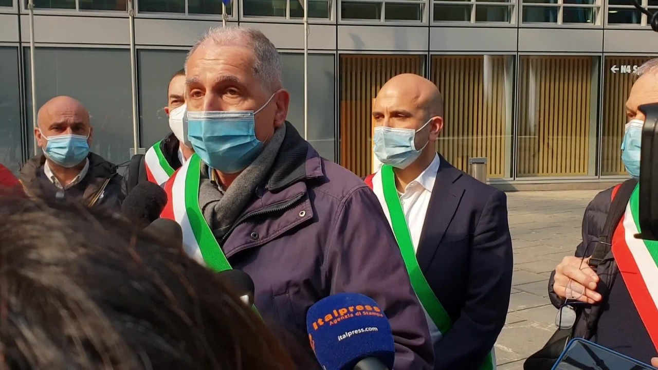 Zona arancione scuro, sindaci lombardi "Avvisati all'ultimo"