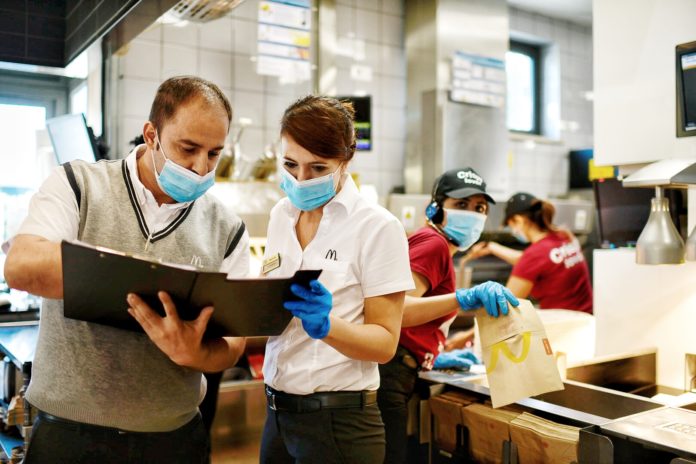 McDonald’s disponibile a vaccinare i suoi 25