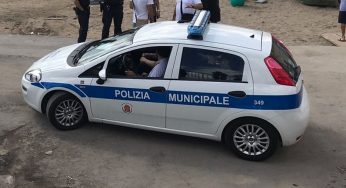 Palermo, multato durante il Festino: prende le chiavi dell’auto dei vigili e le butta in mare