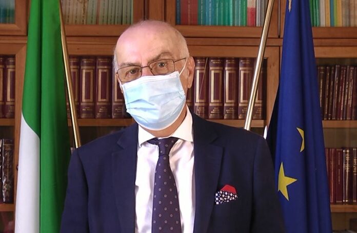 Vaccino, Rezza “Terza dose prima per chi tende a rispondere meno”