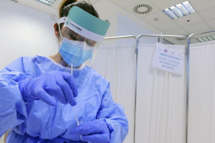 Covid, nuovi casi in crescita nelle ultime 24 ore