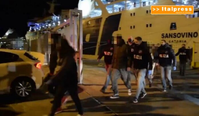 Sette migranti morti per ipotermia, arrestato presunto scafista