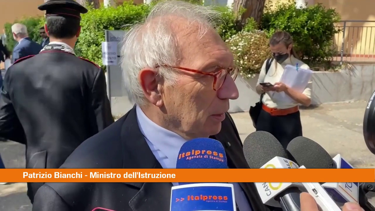 Istruzione, Bianchi "Dal Pnrr 800 milioni per la Campania”
