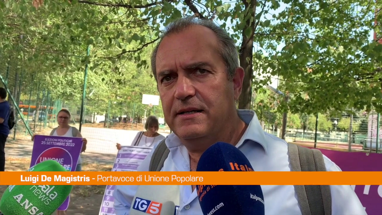 Elezioni, De Magistris a Milano "Uniamo l'Italia nelle sue diversità"