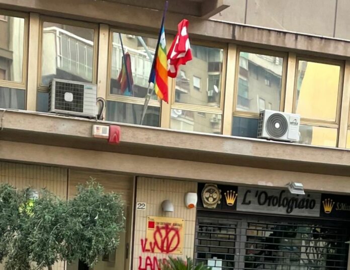 Imbrattata con scritte offensive la sede regionale della Cgil a Palermo