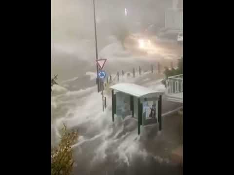 Maltempo, Alluvione a Palmi (RC) le strade si trasformano in un fiume in piena