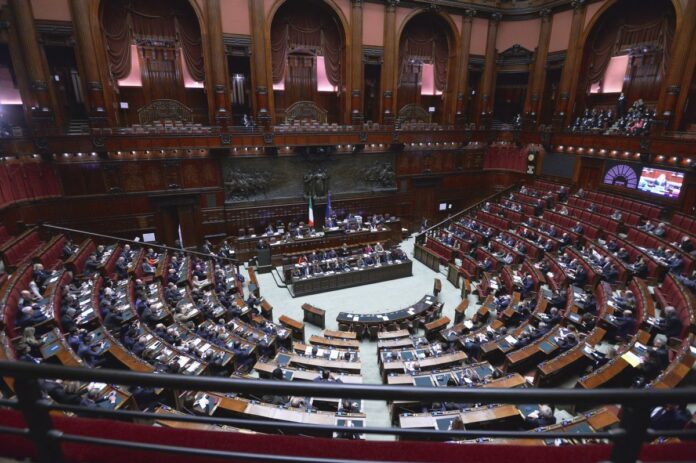 Manovra, il Governo pone la fiducia alla Camera