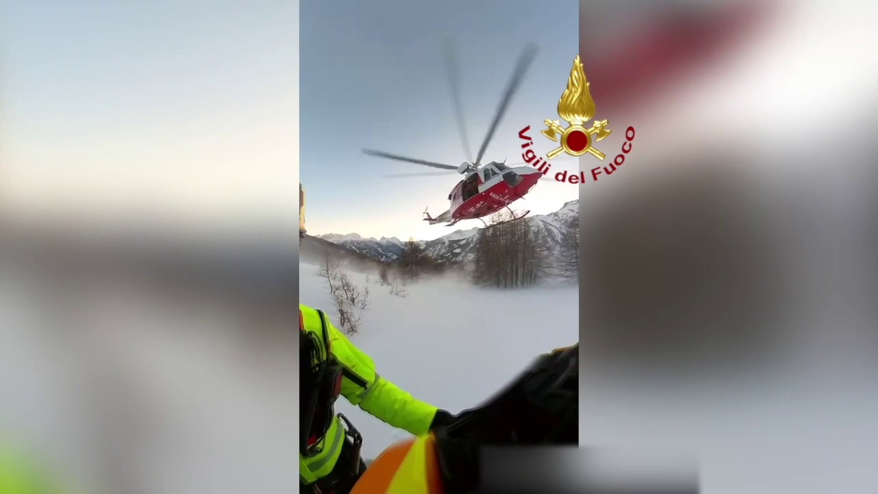 Spettacolare salvataggio in elicottero di un disperso in alta montagna
