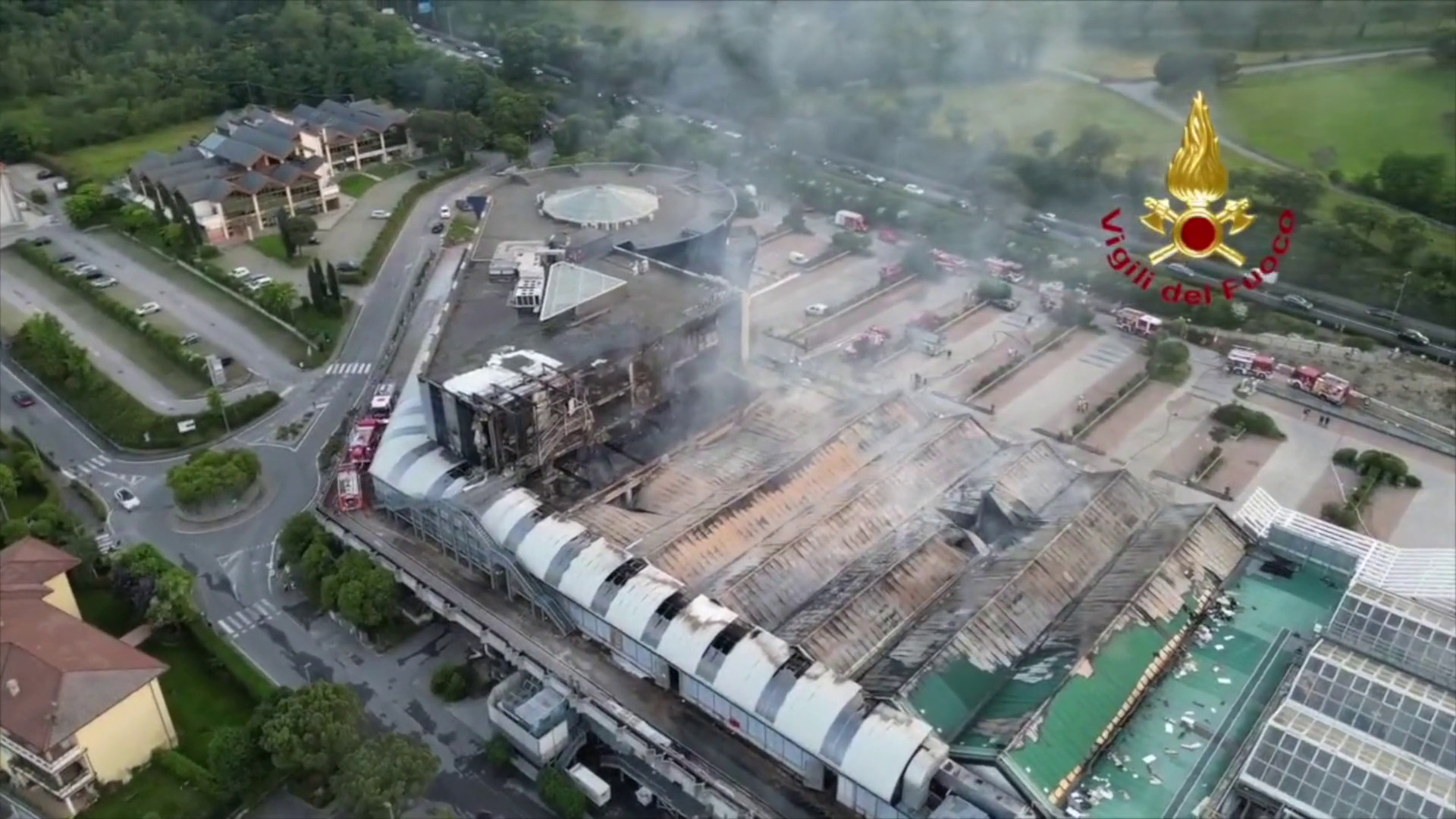 Desenzano del Garda, incendio in centro commerciale