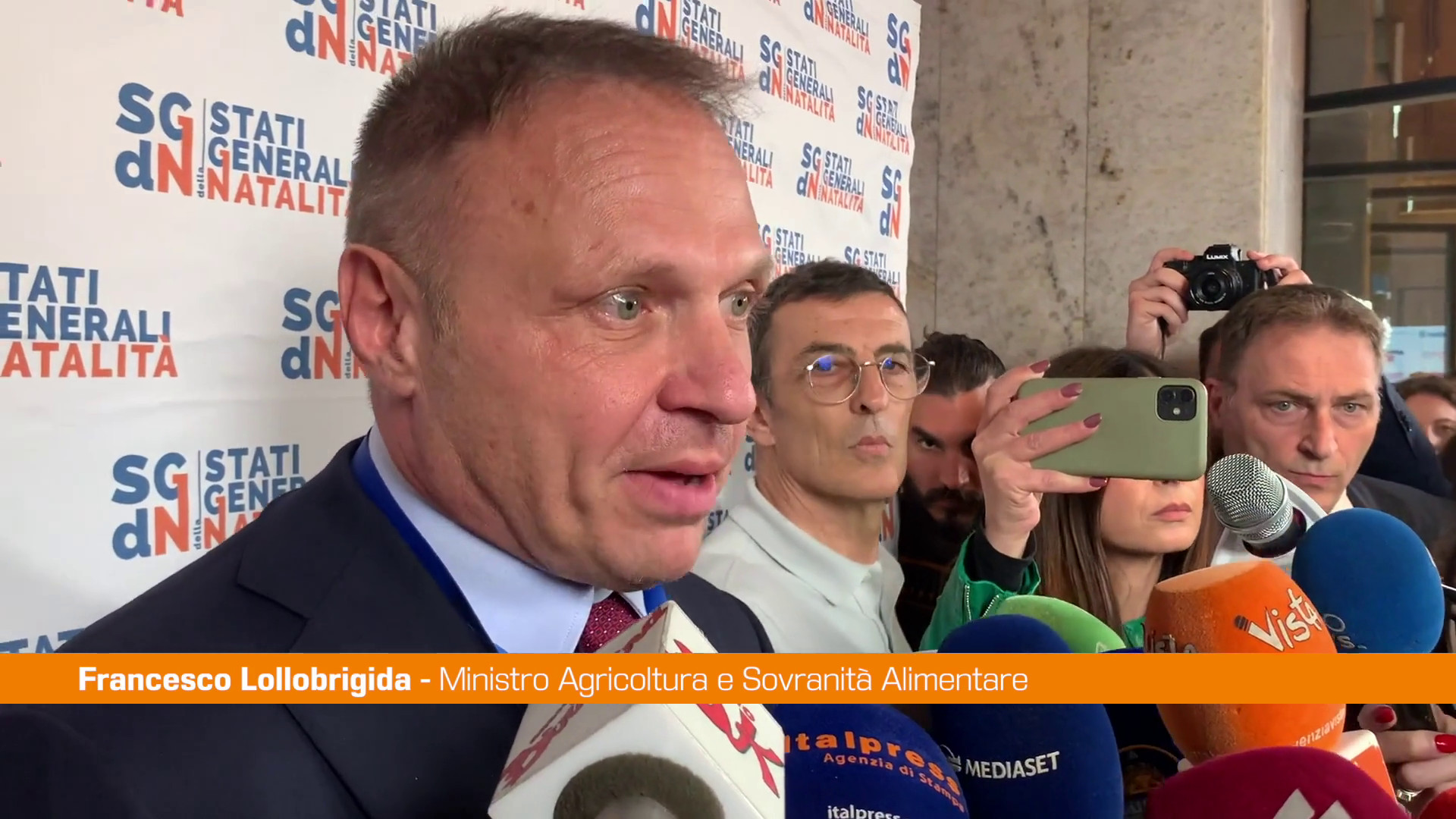 Natalità, Lollobrigida "Esiste un'etnia italiana da tutelare"