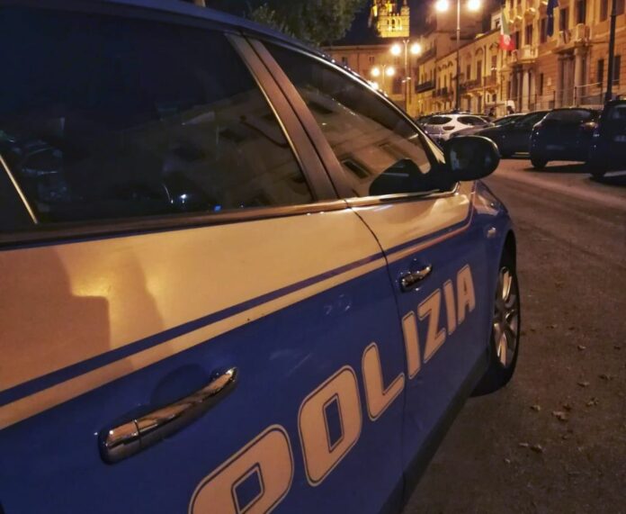 Traffico di droga a Palermo, operazione della Polizia con 17 indagati