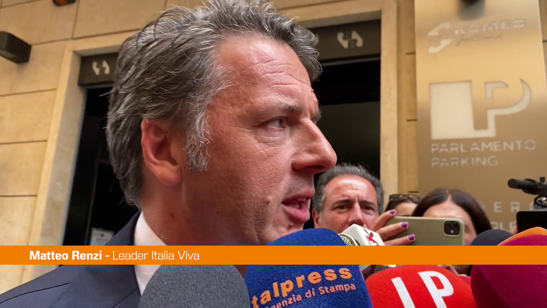 Renzi "Berlusconi molto amato e molto odiato, ora lo rispettino tutti"