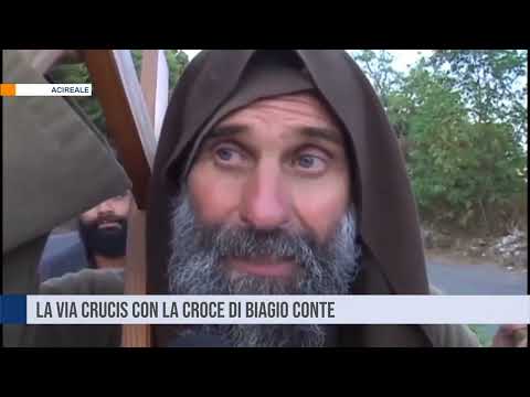 Acireale, la Via Crucis con la croce di Biagio Conte