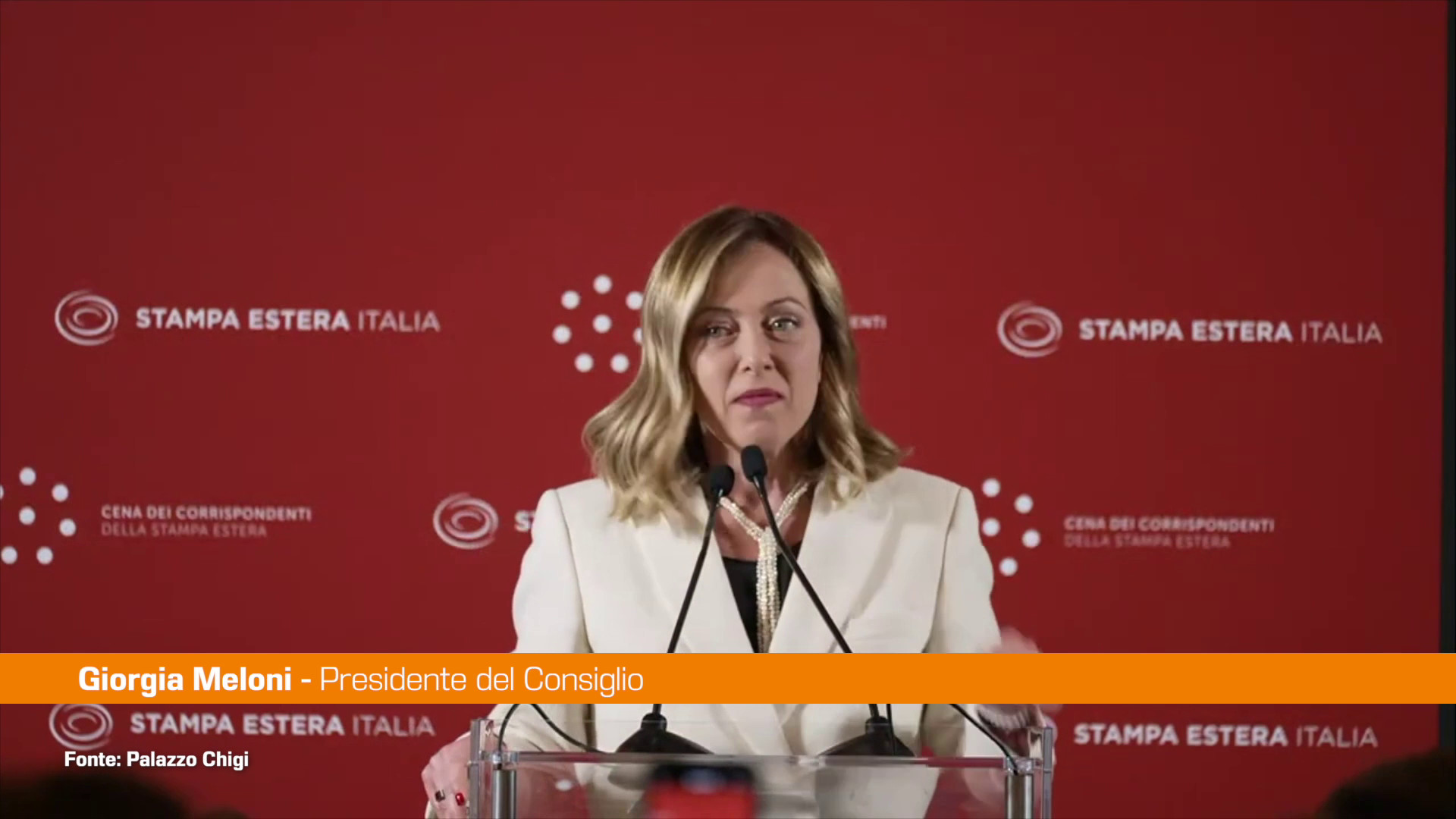 Meloni scherza con la stampa estera "Non è la giornata migliore..