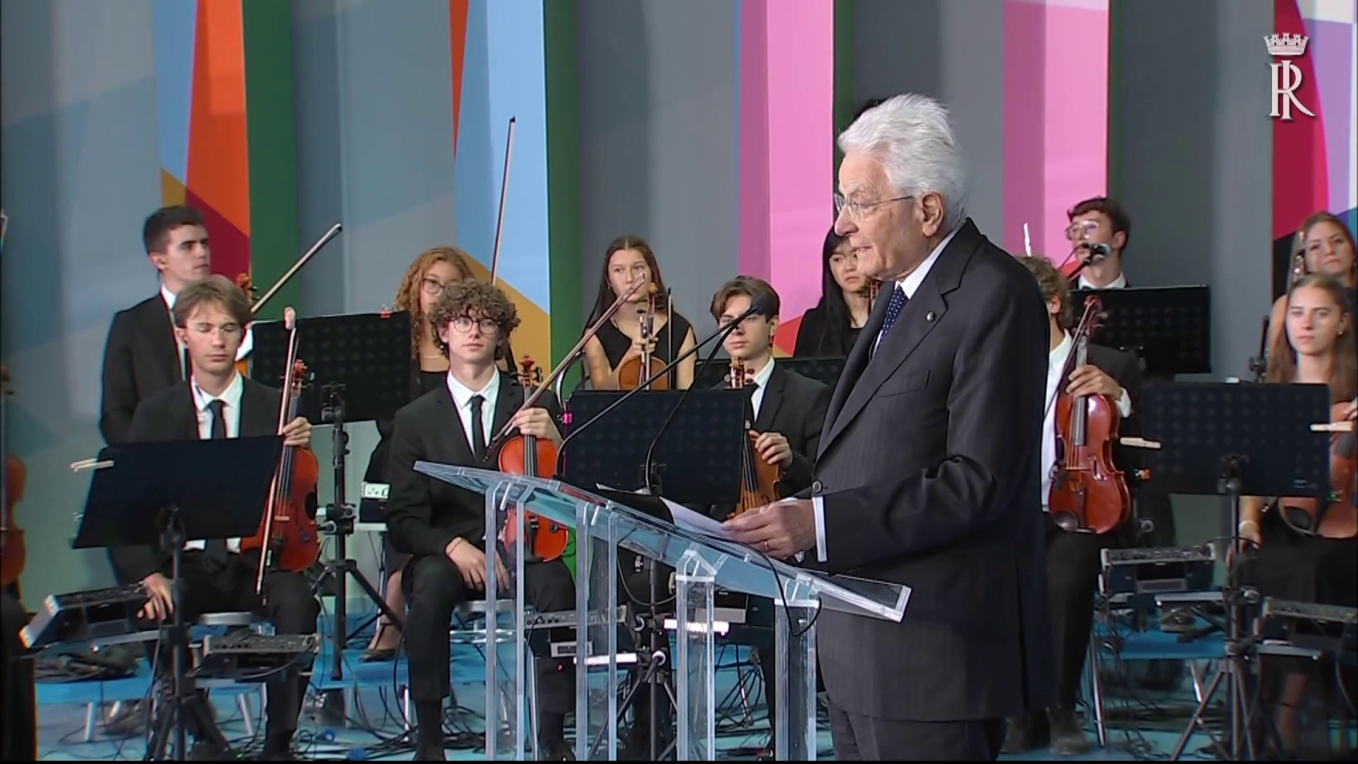 Giovani, Mattarella "Tecnologia non diventi barriera incomunicabilità"