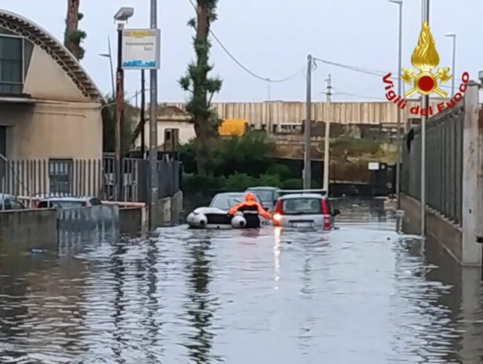 Maltempo e disagi in Sicilia, da Catania a Enna. Aeroporto di Palermo rimasto chiuso per un paio d’ore