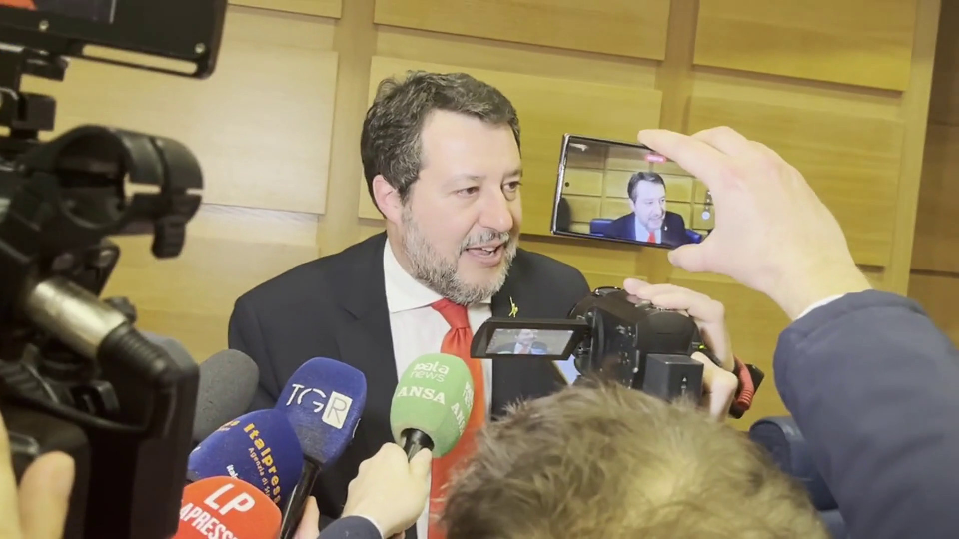 Pace fiscale, Salvini "Stato incassa e cittadini escono da angoscia"