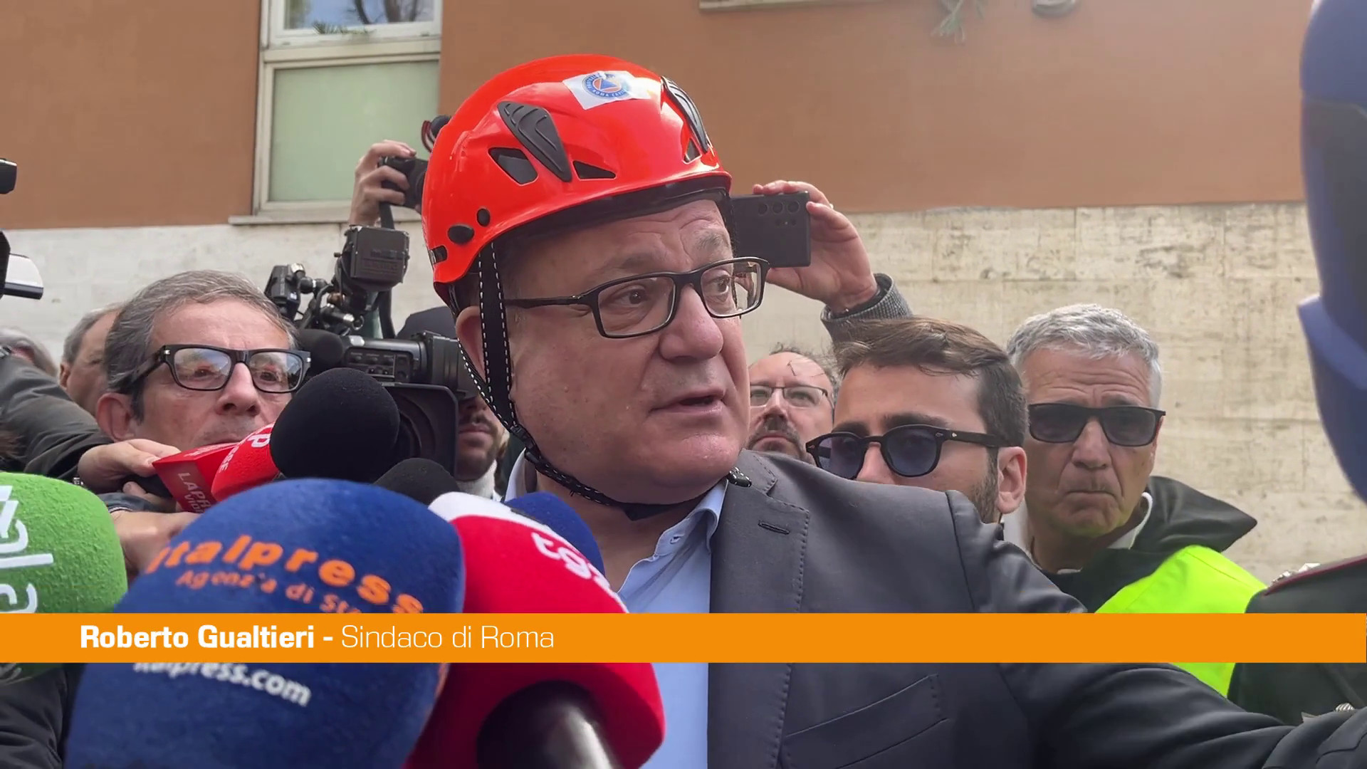 Gualtieri sul crollo a Monteverde "Causa fuga di gas, nessuna vittima"
