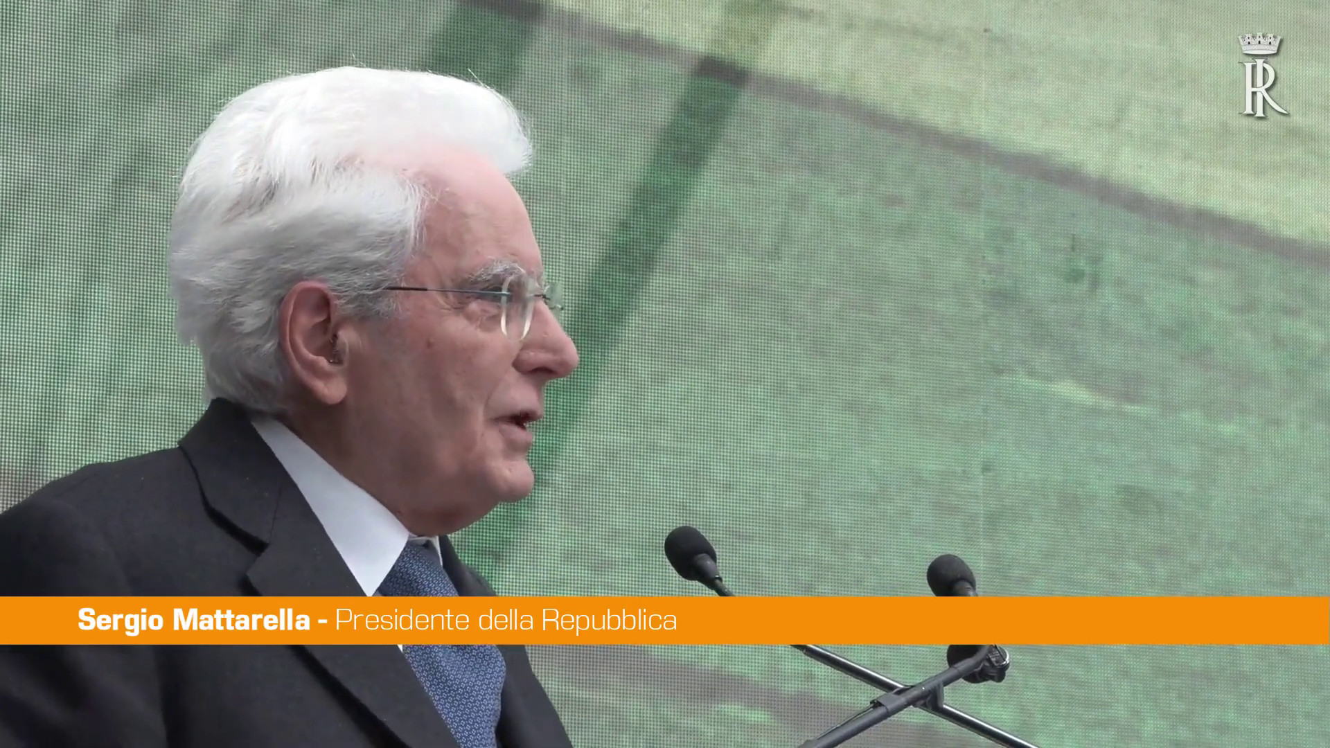 Mattarella "Sommersi da acronimi, il pensiero non riesce a esprimersi"