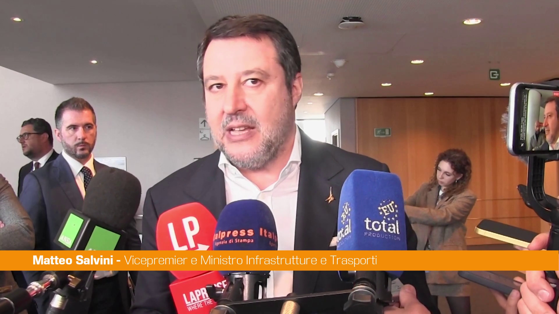 Salvini "Mentre Usa e Russia parlano di pace, l'UE pensa alla guerra"