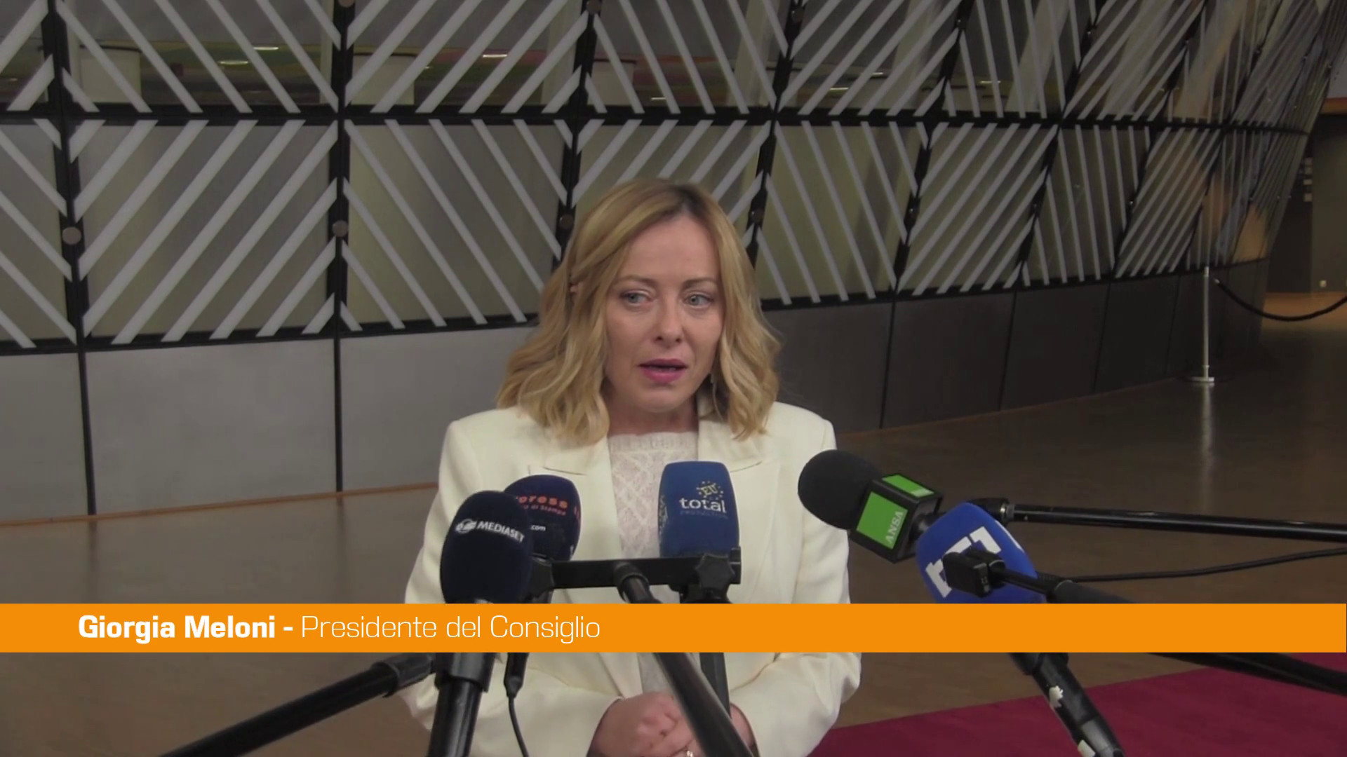 Ue, Meloni "Riarmo parola non adatta, ci vogliono messaggi chiari"