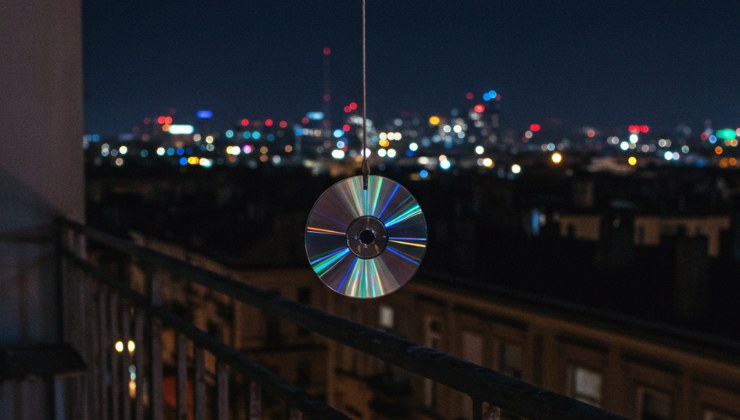 Cd appeso in balcone, una delle soluzioni - foto (C) MediaoneOnline.it