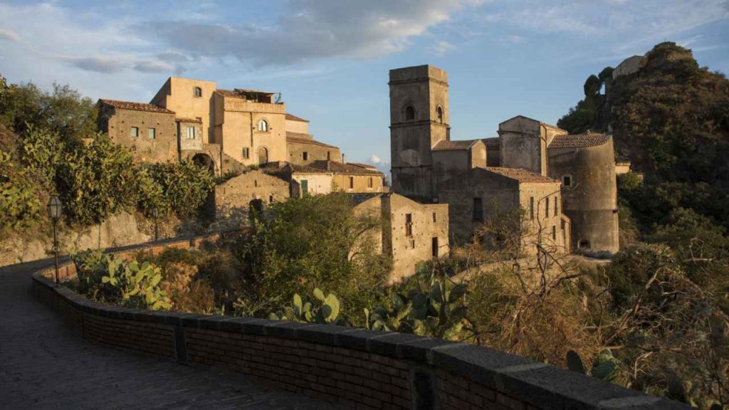 Il paesino visto dall'alto (foto sicilyactive) - mediaoneonline.it
