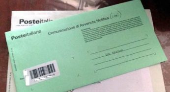 Raccomandata, ne stanno arrivando tantissime: dentro ci trovi un sacco i soldi | Il postino stavolta è portatore di ottime notizie