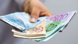 Lavoratore (foto ilfattoquotidiano.it) - teleone.it