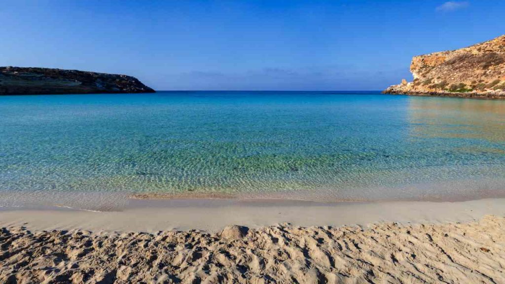 Spiaggia di Lampedusa (foto italia.it) - mediaoneonline.it