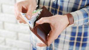Stipendi salari (foto nonsprecare) - mediaoneoneline.it