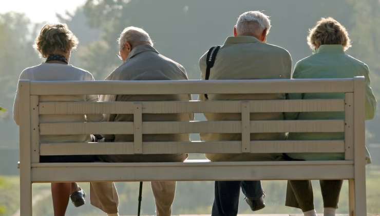 Anziani al parco - Mediaoneonline.it