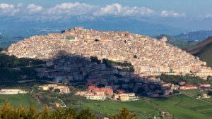 Il borgo a forma di tartaruga (foto immobiliare.it) - mediaoneonline.it