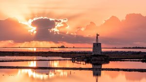Il tramonto nella Riserva (foto sinatra-marsalavacanze) - mediaoneonline.it