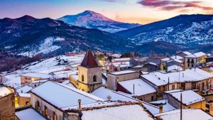 La cittadina vista dall'alto (foto abcsicilia) - mediaoneonline