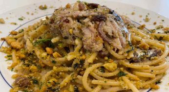Pasta con le sarde, la ricetta facilissima pronta in 5 minuti: uno chef famoso mi ha svelato il trucchetto per non farla seccare