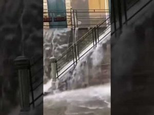 Pioggia incessante sulle Madonie qui siamo a Gangi dove si sono formate delle vere e proprie cascate