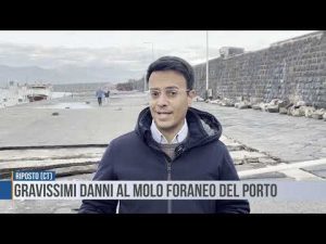 Riposto: gravissimi danni al Molo foraneo del porto