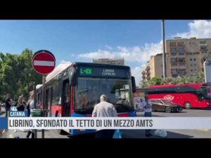 Catania: Librino, sfondato il tetto di un mezzo AMTS