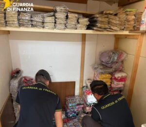 Sequestrati oltre 6